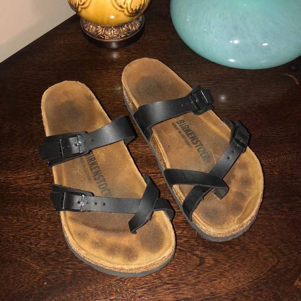Birkenstocks women’s size 36.